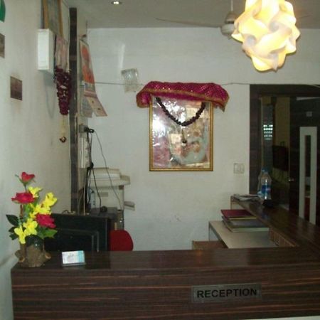Hotel Mid - Way Inn Gandhinagar Exterior photo